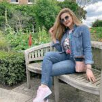 Sahar Moghadass Instagram - و خدايى كه در اين نزديكيست … 🤍 … ❤️ Watford, United Kingdom