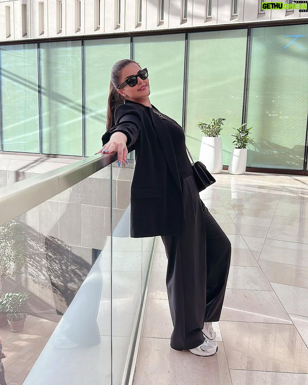 Sahar Moghadass Instagram - 😎 چه خبر ؟ Westfield London