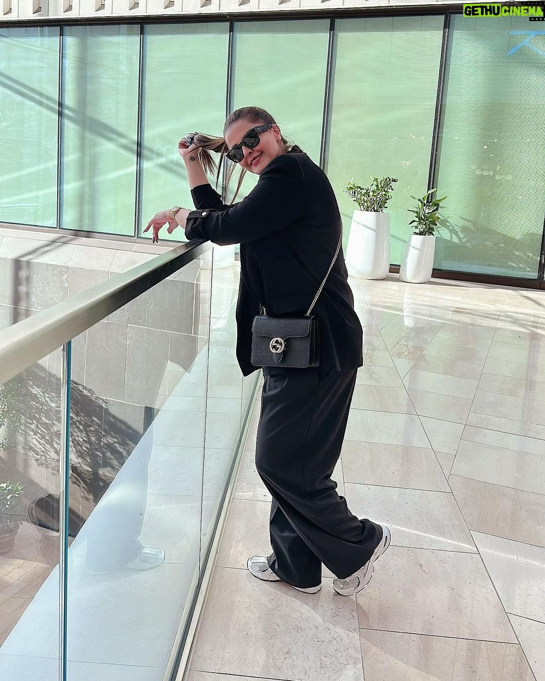 Sahar Moghadass Instagram - 😎 چه خبر ؟ Westfield London