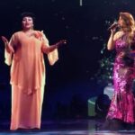 Sahar Moghadass Instagram - امروز سى و دومين سالگرد درگذشت بانوى آواز ايران زمين خانم هايده بى تكرار و جاودان هست ، ياد و عشقشون در دل همه ما ايرانيها در هر نسلى بدون شك جاودانه خواهد بود 🖤 نسل من نتونست از صداى آسمونى ايشون از نزديك لذت ببره اما من تا آخر عمرم خوشحالم كه حداقل افتخار اينو پيدا كردم كه در اين برنامه با استاد بانو هايده همصدا بشم ❤️ ممنون از شبكه منوتو 🙏🏻 . . @manotoofficial 🙏🏻