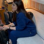 Sahar Moghadass Instagram - سر تمرين آهنگها بوديم براى كنسرت كلن ☺️ به من كه خيلى خوش گذشت ممنون از بند خوب موزيكم و همه عزيزانى كه مارو حمايت كردن 🙏🏻❤️ #sahar #saharmoghaddas #saharmusic #koln #cologne #concert #2024 Düsseldorf, Germany