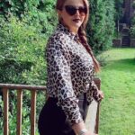 Sahar Moghadass Instagram - تو مرا ميخوانى من تو را ميشنوم اين يعنى خوشبختى … . . سحر Nottingham, United Kingdom