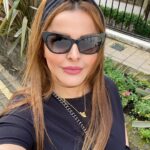 Sahar Moghadass Instagram - اينجاست كه شاعر ميگه : كس نخارد پشت من جز ناخن انگشت من😉 بدون اديت و قرتى بازى منِ واقعى Harrods