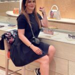 Sahar Moghadass Instagram - يه بوسِ گُنننننده به همتون 💋😙 … ❤️ Harrods