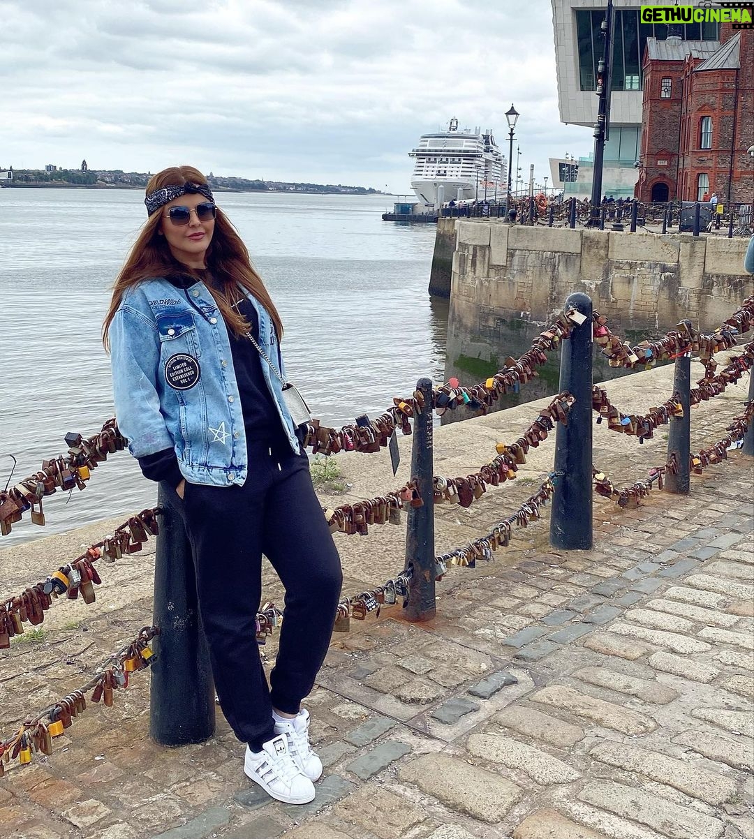 Sahar Moghadass Instagram - سفر آخر قصه نيست 🧳🚢 Liverpool UK
