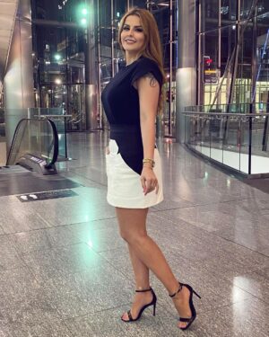 Sahar Moghadass Instagram - اى كاش يه روزى از ته دل بخنديم … اى كاش 
.
.
.
#sahar #saharmusic