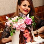 Sahar Moghadass Instagram - عزيزاى مهربونم ، بهترينهاااا از تك تكتون ممنونم بابت تبريك تولدم و اين همه عشقى كه به من ميدين 🥰🙏🏻 اميدوارم بتونم هنرمند اصيل و لايقى براى شما باشم 😊 . . Photo : @faezphotography 🙏🏻 #sahar saharmusic #saharmoghaddas #tavalod #سحر London, United Kingdom