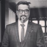 Sahar Moghadass Instagram - در گذشت آقاى مهرداد ميناوند عزيز رو به خانواده محترمشون ، همه مردم ايران و دوستدارانشون تسليت ميگم 😔🙏🏻🖤 . #sahar #saharmusic #mehrdad_minavand #tasliat #God #تسليت #🤍