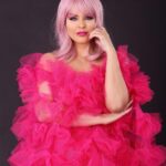 Sahar Moghadass Instagram - Love u all 💗 . . . Photo : @faezphotography 📷 Dress : @azifashionhouse 🪡💗 Makeup : @dianazohrabi_hairstylist 💄 . #sahar #saharmusic #pink #God #🤍 London, United Kingdom
