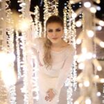 Sahar Moghadass Instagram – …يه عكس قديمى ، خاطراتى كه گذشت 

Makeup : @nafisehkamkar 
Photo : @hossein7ansari 
.
.
#sahar #saharmusic #oldpic #God #🤍 Dubai UAE