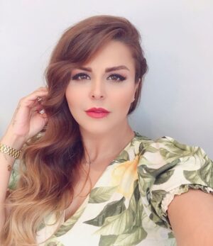 Sahar Moghadass Instagram - ❤️
.
.
.
#sahar #saharmusic #love #God #❤️