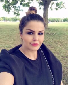 Sahar Moghadass Instagram - خـــوب من اومدم 😋 چه خبرااااا ؟ خوبين ؟ Regent's Park