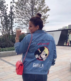 Sahar Moghadass Instagram - 🤍🐭

Coat by : @meraki.maison 👌🏻🙏🏻
#sahar #saharmusic #God #🤍 #🐭
