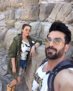 Sahar Moghadass Instagram - زمان چه زود ميگذره ... ٣ سال پيش پشت صحنه ويدئو ( اى جان ) 😏 . . Hair & makeup & style : @nafisehkamkar Model : @farhadchabok #sahar #saharmusic #eyjan #اى_جان #God #🤍 St John's Wood