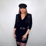 Sahar Moghadass Instagram - داشتنِ ... لبهايى هميشه خندان خوشبختى خيالى آسوده عشق سلامتى فراوانى قلبى سفيد و شاكر از خداوند براى همه ى مردم جهان آرزو دارم ...🙏🏻 . . #sahar #saharmusic #god #love #❤️ London, United Kingdom