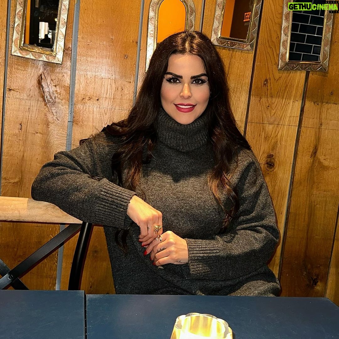 Sahar Moghadass Instagram - من براى تك تكتون ارزش قائلم و دوستتون دارم زياد چون منو همونجورى كه هستم قبول كردين و باور دارين ، هميشه بمونين برام 🙏🏻💖