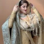 Sajal Ali Instagram - Styled by my fav girl @aarindanoor For @haroonsharifjewellers Bts credit @mominaharoon 🤍 Hair&makeup @mubsher.bhatti @maria_mahesar Wearing @lajwantiofficial