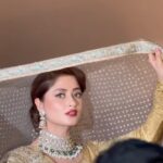 Sajal Ali Instagram - Styled by my fav girl @aarindanoor For @haroonsharifjewellers Bts credit @mominaharoon 🤍 Hair&makeup @mubsher.bhatti @maria_mahesar Wearing @lajwantiofficial