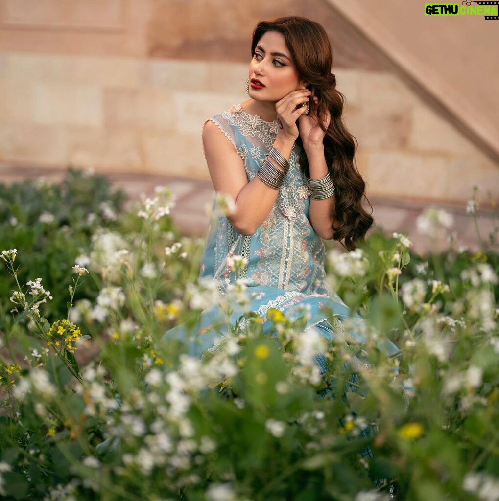 Sajal Ali Instagram - X @binilyasofficial Elevate your summer style with Binilyas exclusive lawn collection DILBARO UNSTITCHED EMBROIDERED LAWN FESTIVE EDIT’24 @maria_mahesar @instaburabpr @aarindanoor @shamrozsundhu #summercollections #binilyas #ss24 #sscollection #luxury #lawn