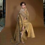 Sajal Ali Instagram - Styled by my fav girl @aarindanoor For @haroonsharifjewellers Bts credit @mominaharoon 🤍 Hair&makeup @mubsher.bhatti @maria_mahesar Wearing @lajwantiofficial