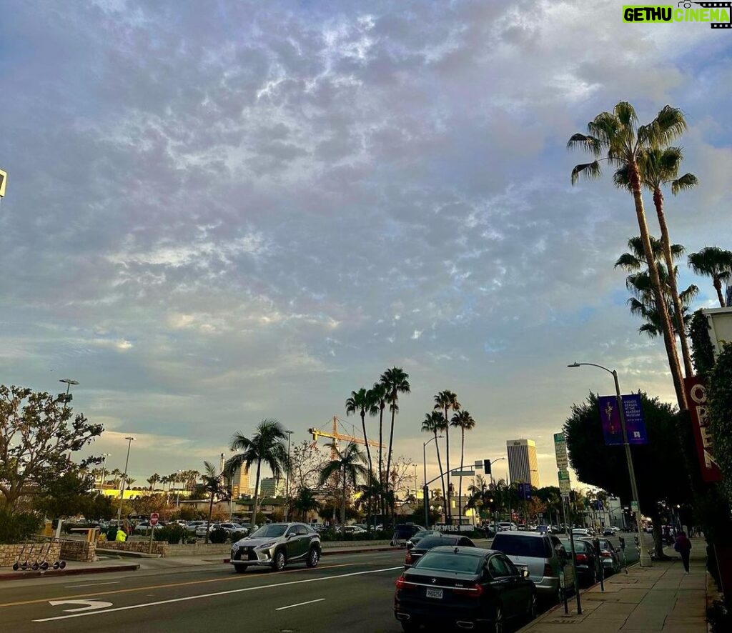 Sanjana Sanghi Instagram - The Californian skies can fix many things, nervousness about new adventures for one 🤍☀ #LosAngeles #California Beverly Hills, Los Angeles