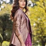 Sanjana Sanghi Instagram - Aakhon ki masti mein ✨☀️ . . . 👗: @shantibanaras @joolry_ @eshaamiin1
