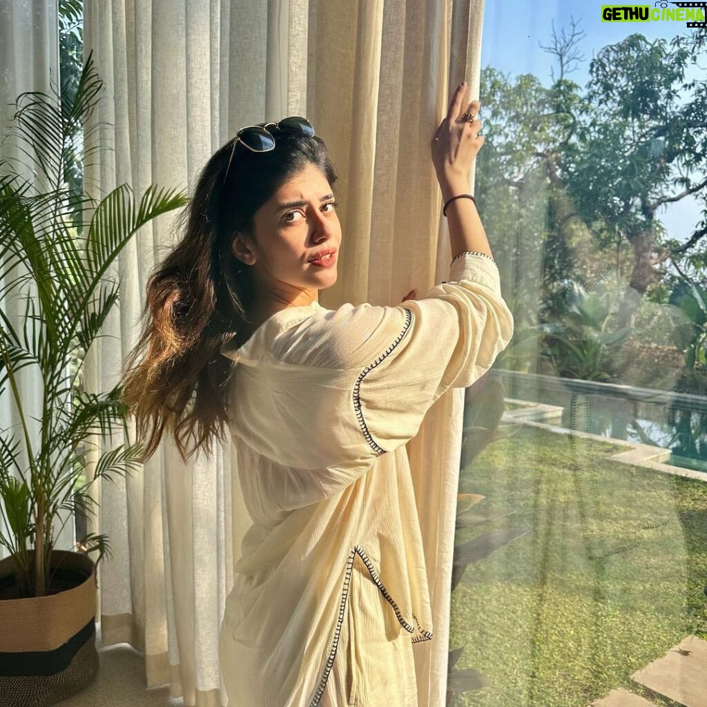 Sanjana Sanghi Instagram - Only felt right to try and sum up the most hectic year of my life yet in the most quiet & wholesome way possible. 🧡☀ Big ups to @airbnb for making sure i wrapped 2023 in a way which was all that & more 💕 Goa