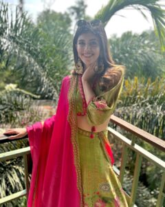 Sanjana Sanghi Instagram - Bestie’s mehendi round up : Copious amounts of dancing, Stomach aches courtesy incessant laughter, And voice loss because we’re a loud cackling bunch 🥹💕 Styled by @eshaamiin1 ⭐️ Goa India