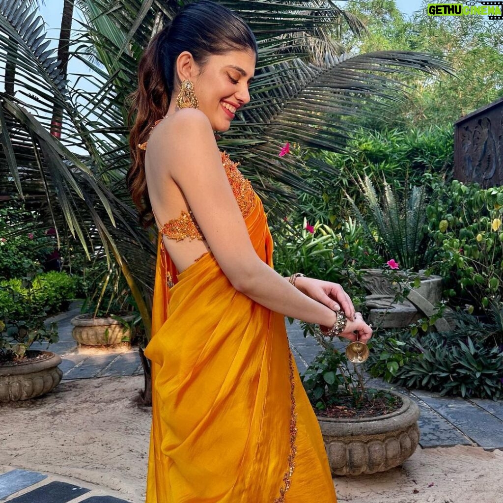 Sanjana Sanghi Instagram - Finished too many tissue boxes crying out of joy because it was my best friend‘s wedding 🧡 #VLikeToParthy Styled by @eshaamiin1 Wearing @punitbalanaofficial Goa India