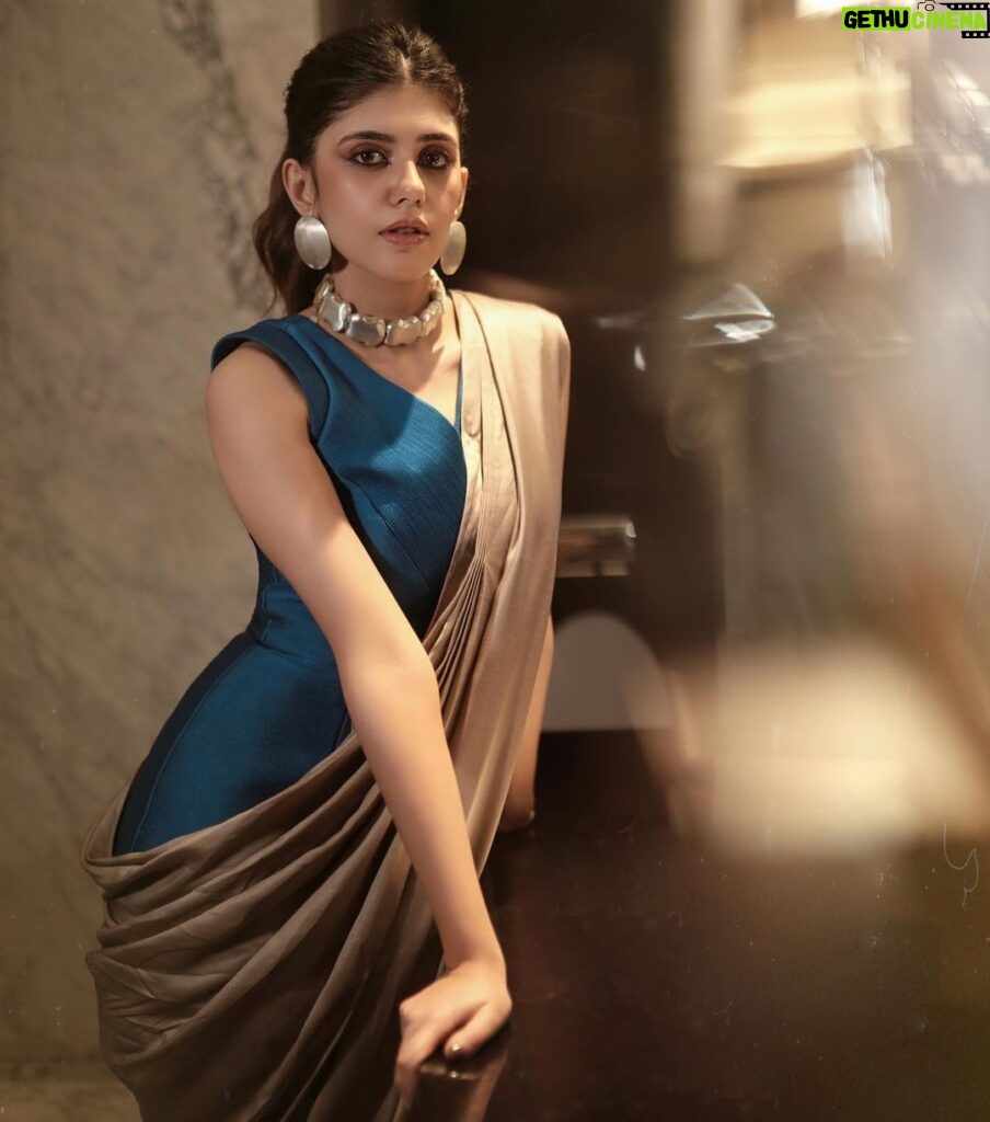 Sanjana Sanghi Instagram - A saree a day, in every possible way ✨💥 #Obsessed • from our #KadakSingh premier night in #Kolkata 💜 • Kolkata - The City of Joy
