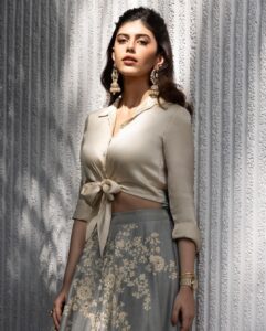 Sanjana Sanghi Instagram - Nachdene Sare ❤️✨ . . . . 👗 : @eshaamiin1 @arbyrheakapoor @arenjewellers 💄: @shrutisharmamakeup @shirleensartistry 📸: @sabiphotography1