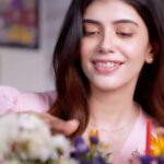 Sanjana Sanghi Instagram - #AD GRWM to head out with a #FaceLikeBodyGlow! How? Check this out! 🫢💓 The Pond’s Body Lotion from @pondsindia is my secret! 💫 Infused with niacinamide, it is non sticky, quick absorbing and blends on your skin in a jiffy, leaving that soft and smooth skin! 💕 Grab your bottles now, to get your #FaceLikeBodyGlow! 💫🧴 . . . #Ad #collab #ponds #collaboration #pondscollaboration #lotion #bodycare #bodylotion #niacinamide #nonsticky #quickabsorbing #smooth #soft #skincare #skincarejunkie #beauty #skinlove