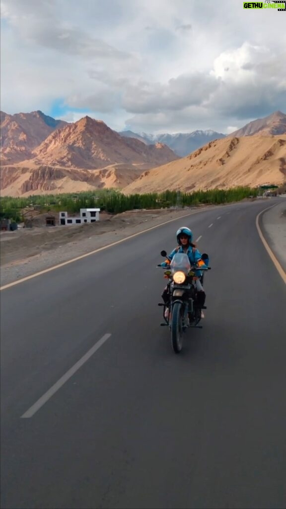 Sanjana Sanghi Instagram - • Chal Chalein, Udein 🪽• Tried very hard to put this feeling into words. There just aren’t any 🥺 Just a #tbt some surreal moments riding the Himalayan 411 CC along the majestic Himalayas up in Ladakh while shooting for #DhakDhak 💜🏔️☀️ Lamayuru Leh