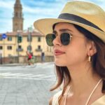 Sanjana Sanghi Instagram - A train from the Ligurian coast then led me to Florence.💕☀️ Dipped in precious ancient history, trickled with beautiful artisanal shops, vintage stores & cafes in every corner, brimming with life. Late night strolls along its streets have felt feel like nectar for an actor’s creative spirit. #SOnVacay #OffDuty . . . . . _______ 📸 1 : Lipsy on @nykaafashion Florence, Italy