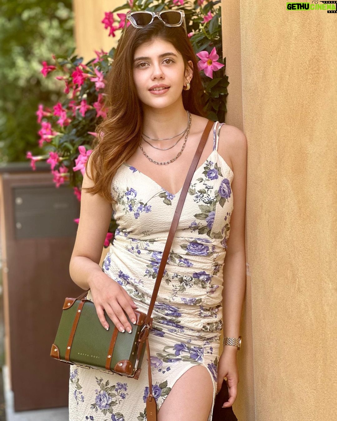 Sanjana Sanghi Instagram - Last stop on Swiss land : Lugano π Right at the Swiss-Italian border, Lugano beautifully blends Swiss beauty with the yummiest Italian food. Me in heaven. Mazze aa gaye. Where to next? ππ»ββοΈπ§³π #SOnVacay #OffDuty Lugano, Switzerland