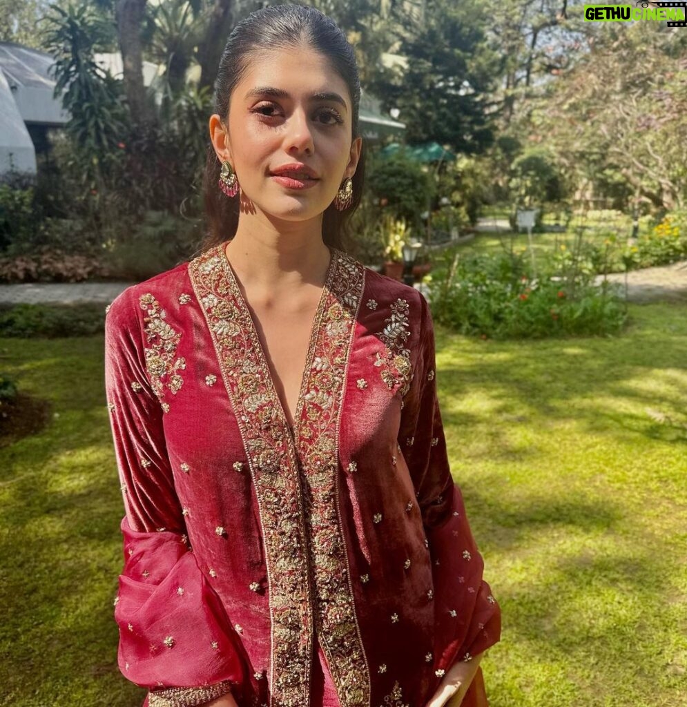 Sanjana Sanghi Instagram - And just like that, it’s time to get pieces of your heart and childhood married ❤️✨ #BestDaysOfOurLives #OnBestieDuty #WeMadeAVOW . . . . . Wearing @arbyrheakapoor 💫 Jewellery : @vasundhrajewellers @ascendcommunication Styled by @eshaamiin1