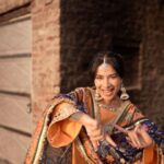 Sara Gurpal Instagram - #SaraKehndi hanji kidan ?? Wearing : @thessarasshop 📸: @ajay_pictures