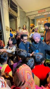Sara Gurpal Instagram - Share if you care 🫶 Babbal Rai and Sara Gurpal, renowned faces of the Punjabi movie industry, teamed up with me for a heartwarming cause during the chilly winters. Together, we shared the warmth of the newly released movie ‘Lambran da Laana,’ not just on screen but in real life. Distributing sweaters and woollens, our collective effort aimed to bring comfort to those in need. The stars’ involvement in this charitable endeavor reflects the profound impact of good deeds on success. This initiative, driven by a promise to my mom, gains even more strength when embraced by influential figures. A special thanks to @clubyork for contributing to our cause, and may their kindness be a beacon for more goodwill. #kindness #help #gratitude #winters #happiness #kawalchhabra #lawofattraction #smile #kids #children #love #motivation #emotional #inspiration #humanity