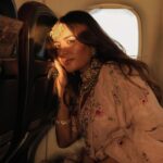 Sara Gurpal Instagram - POV : when you late for your friends wedding #Sarakehndi . . @thevideowala @vikram_singha For : @sunderjewellers @sunderemporium Makeup Hair : @kritikaaguptaa_ Delhi, India