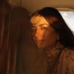 Sara Gurpal Instagram - POV : when you late for your friends wedding #Sarakehndi . . @thevideowala @vikram_singha For : @sunderjewellers @sunderemporium Makeup Hair : @kritikaaguptaa_ Delhi, India
