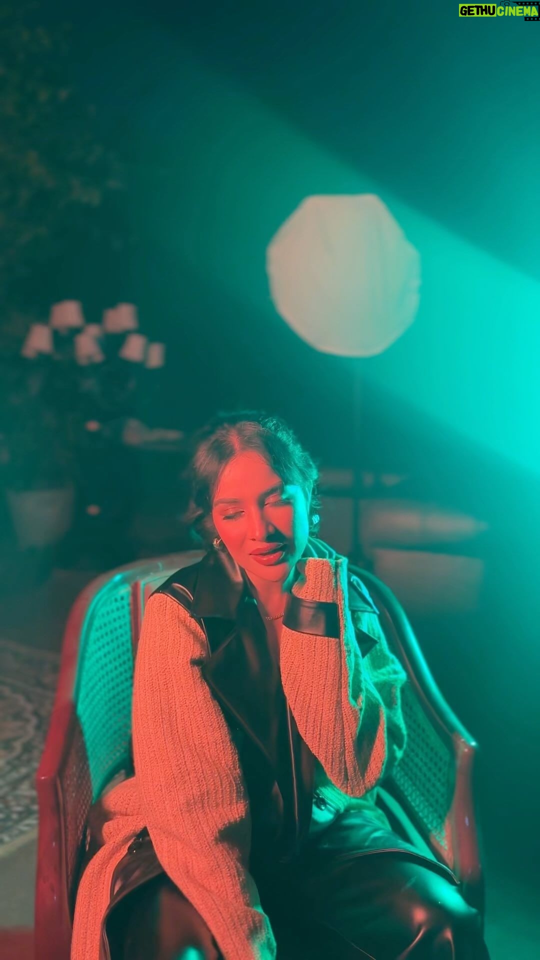 Sara Gurpal Instagram - Remember this beautiful song ???and happy Valentine’s Day guys ♥️