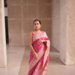 Sara Gurpal Instagram - #SaraKehndi :Draped in tradition, living in style . . . . 📸: @ajay_pictures Saree : @gulatieditions Styled by ; @sagarpal28__ Hair : @harryforhair Earring : @theurbanglitter