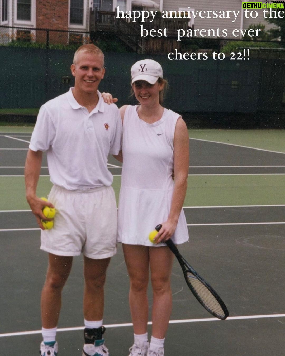 Sarah Rafferty - 100.3K Likes - #fbf #Istanbul 2004. Happy 22, (one day late) Santtu. I love nothing more than seeing the world with you….and seeing our child troll us on instagram. How did she access photos from the 90’s? 😂🤓🎾🌎🥂
👗via my grandmother’s trunk.