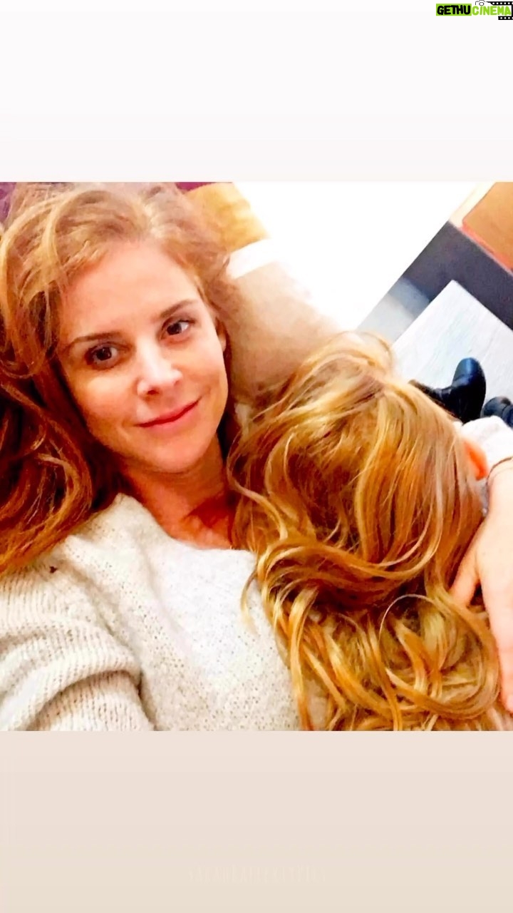Sarah Rafferty Instagram - Thanks for creating this video @sarahraffertypics Such beautiful family memories…shout out to sledding mid April in Toronto and doing fashion week with Mimi. Cc @raffertymimi ❤️