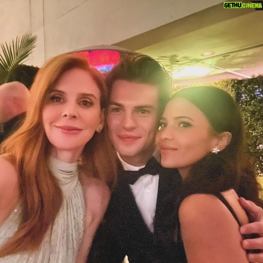 Sarah Rafferty Instagram - Love them as if they were my very own.🤓💕. @nikkirodriguez @noahlalalalonde @netflix #mylifewiththewalterboys
