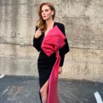 Sarah Rafferty Instagram - Sending love, thanks and credit, oh so so much credit, where credit is due. ❤️🙏🏻🙌🏻 @galialahav and team, Sharon, Lynn, Yael. 🥰 @idoraphaelmakeup @etay_shay @padaniofficial And special thanks to #AlbertBourla for sharing his special evening with me and my family.