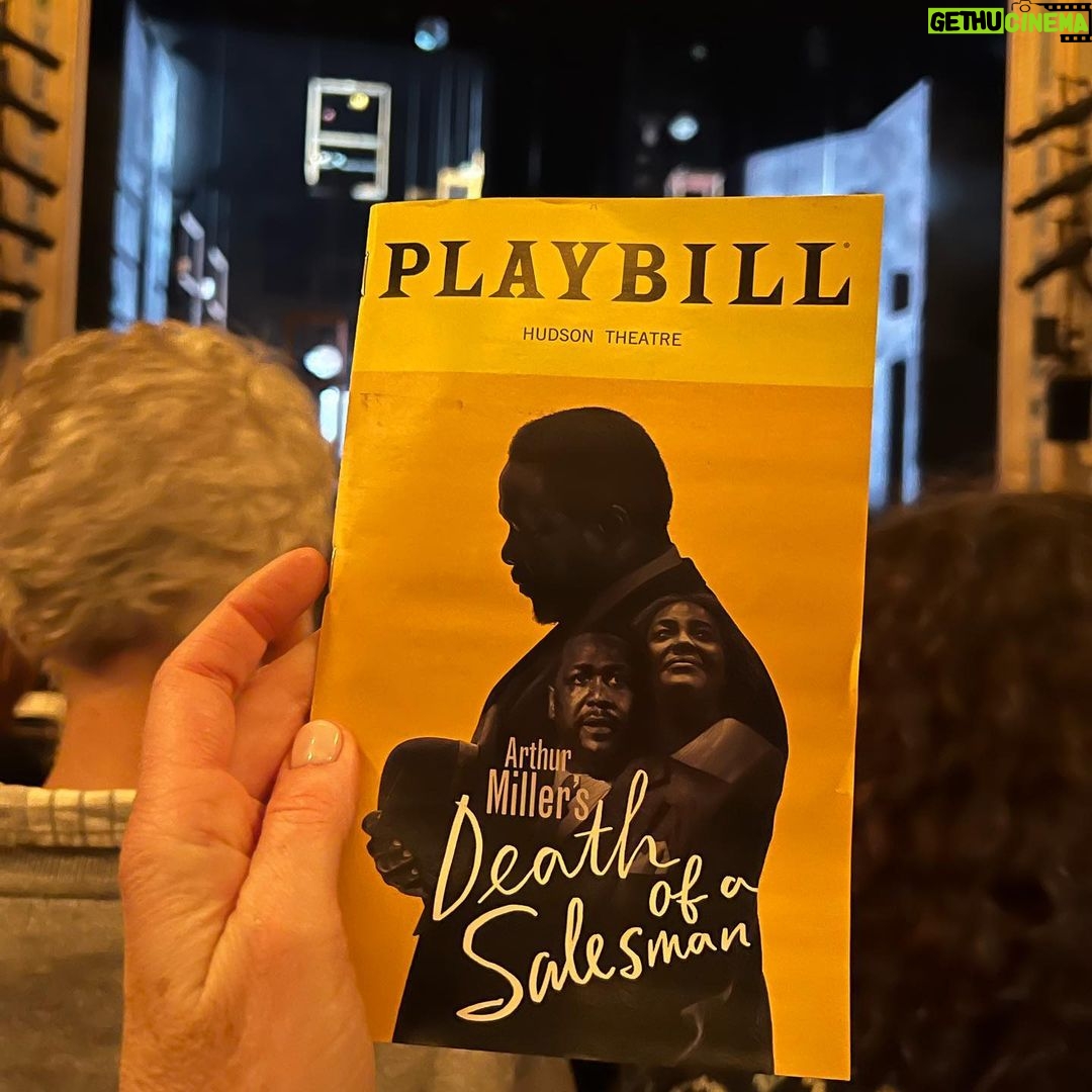 Sarah Rafferty Instagram - Twenty four days ago I saw @wendellpcg play Willy Loman in #DeathofaSalesman on #Broadway. Since then not a day has passed that I haven’t thought about his performance…not a day has passed that glimpses of this beautiful production haven’t replayed in my imagination….that “snapshots” haven’t arrested me in the middle of my day. Like many, I’ve seen this play before, and I’ve seen extraordinary performances, but Wendell took this play, this character and cracked it open with some kind of surgical skill…with a kind of empathy, humanity and athleticism that made me ‘hear’ the play like I never imagined I could have. Like I was inside of it or that it was being conjured up and out of all of us. My only wish when it was over, and Wendell said many others had said the same, was that we could have had a few extra moments in the the blackout to attempt to pull the pieces of ourselves that were blown open, back together. But in many ways, I still haven’t and I think that was one of the many gifts of his performance. This is the closing weekend and I want to send gratitude to the entire astonishing cast and creative team and sincere wishes that this production lives on in some way, so that many many more people can experience it. ❤️ New York, New York