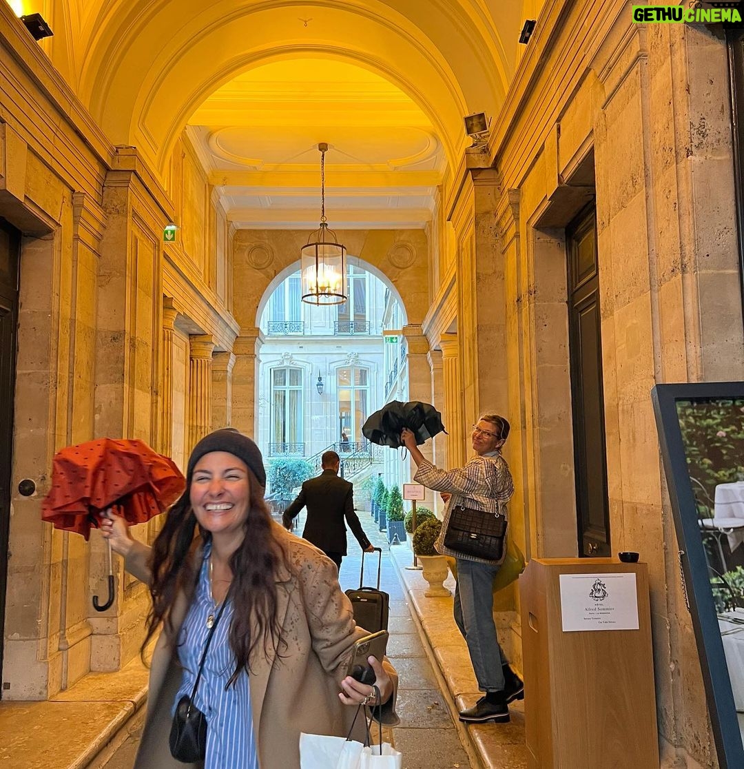 Actress Sarah Rafferty HD Instagram Photos and Wallpapers October 2022 ...