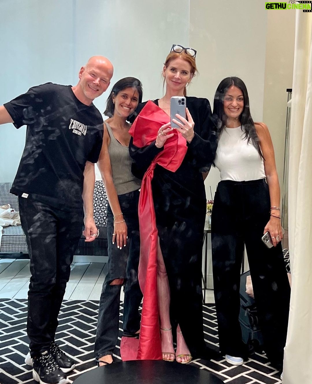 Actress Sarah Rafferty HD Instagram Photos and Wallpapers July 2022 ...