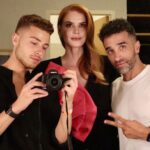 Sarah Rafferty Instagram - Sending love, thanks and credit, oh so so much credit, where credit is due. ❤️🙏🏻🙌🏻 @galialahav and team, Sharon, Lynn, Yael. 🥰 @idoraphaelmakeup @etay_shay @padaniofficial And special thanks to #AlbertBourla for sharing his special evening with me and my family.